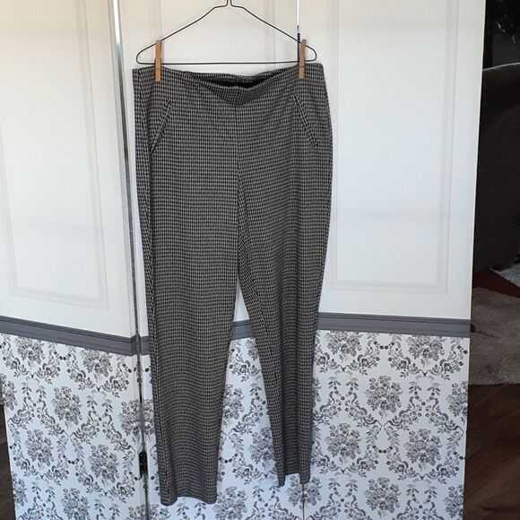 Herringbone pants, butterscotch shirt & brown jean jacket 3-pc. outfit of Woman - Picture 11 of 15